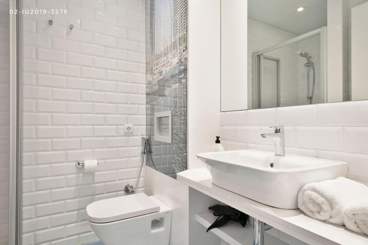 Uma Suites Sagrada Familia Barcellona Esterno foto