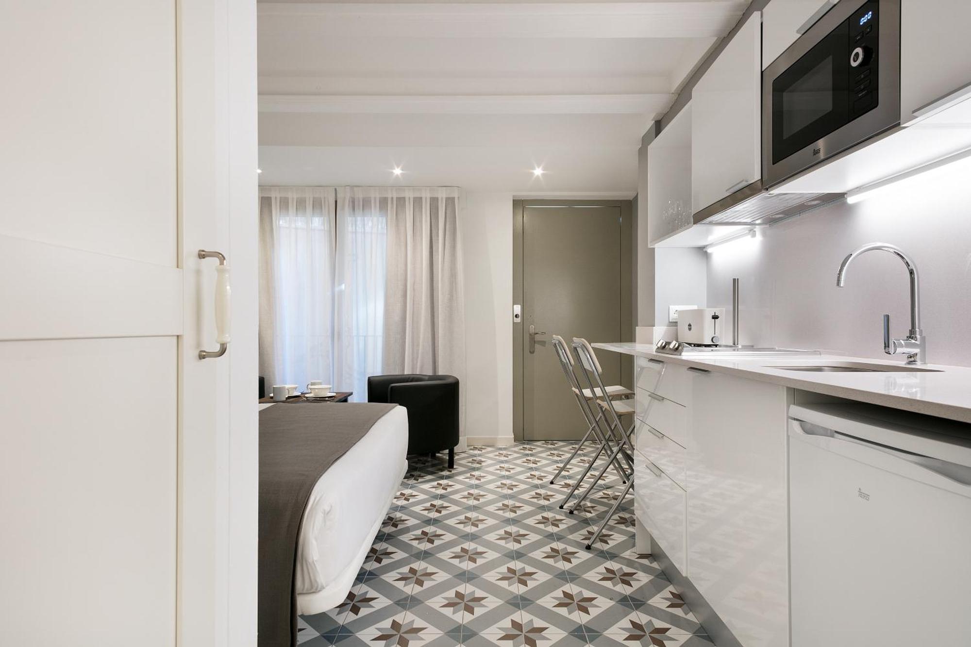 Uma Suites Sagrada Familia Barcellona Esterno foto